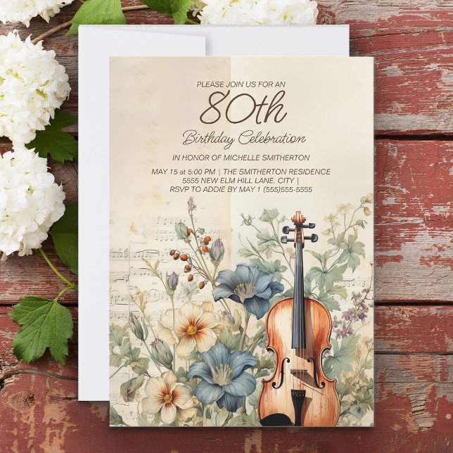 Vintage Violin Dusty Blue Blumen 80. Geburtstag Einladung (Women's 80th birthday party invitation with a beautiful violin sitting among dusty blue flowers)