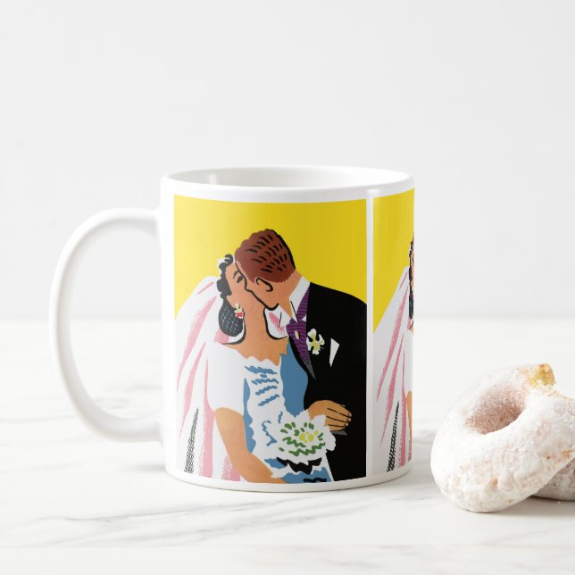 Vintage Wedding, Bride and Groom Newlyweds Küssen Kaffeetasse (Mit Donut)