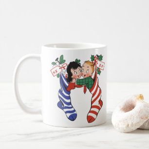 Vintage-Weihnachtsstrümpfe mit süßen Kindern Kaffeetasse
