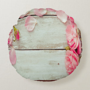 Vintage weiße hölzerne Wandrosa-Rosen, Shabby Ch Rundes Kissen