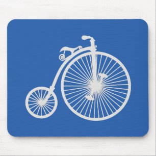Vintage weißes Fahrrad auf Blau Mousepad