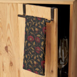 Vintage William Morris Red Gold Poppy Floral Geschirrtuch<br><div class="desc">Transform your kitchen into a gallery of timeless style with this stunning William Morris vintage kitchen towel. Featuring a rich, intricate pattern of deep red poppy florals and golden, winding foliage against a dramatic black background, this design brings the warmth and elegance of the Arts and Crafts movement right into...</div>