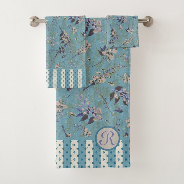 Vintage Wisteria Tossed Blume Mit Monogramm Badhandtuch Set (Insitu)