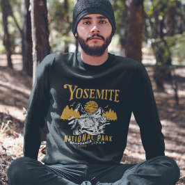 Vintage Wolf in Yosemite Wilderness Sweatshirt