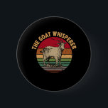 Vintage Ziege Whisperer Funny Goat Lover Bauer Button<br><div class="desc">Vintag The Goat Whisperer Funny Goat Lover Bauer Geschenk Shirt? Dieses aufregende Ziegendesign ist für Sie! Dieses niedliche Ziegengeschenk ist ideal,  wenn Sie auf dem Bauernhof oder auf dem Feld Ihre Liebe für Boerziege,  Pygmäen Ziege oder andere Ziegenrassen duschen.</div>