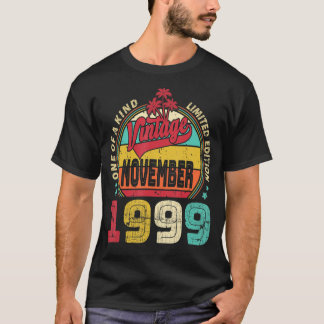 Vintager 23. Geburtstag Phantastisch seit November T-Shirt