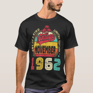 Vintager 60. Geburtstag Phantastisch seit November T-Shirt