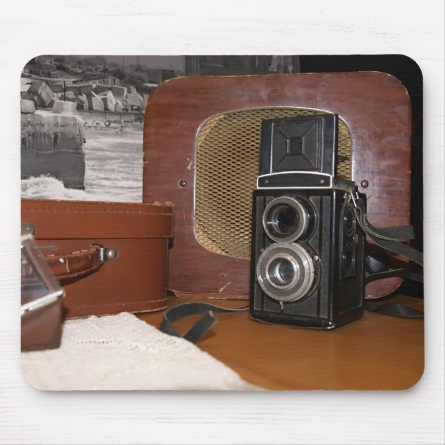 Vintager analoger Kamerakorder und Retroradio Mousepad (Vorne)