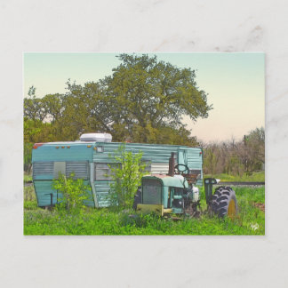 Vintager Anhänger und Matching-Traktor, Dale, TX Postkarte
