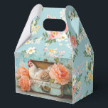 Vintager Bauernhof Rustikales Hen & Floral Ostern Geschenkschachtel<br><div class="desc">Feiern Sie Ostern mit diesem Vintagen Bauernhof-Greifkasten, der eine wunderschön illustrierte Henne in einem rustikalen Koffer beherbergt, umgeben von sanften Pastellfloralen auf einem zarten blauen Hintergrund. Diese Shabby Chic-Geschenkboxen ist ideal für Osterfeiern, Leckereien, Gastgeschenke und Frühjahrsfeiern. Egal, ob Sie einen Osterbrunch, eine Babydusche oder eine Ansammlung im Bauernstil beherbergen, diese...</div>