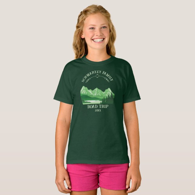 Vintager Berg Sonnenuntergang Außensee Retreat Grü T-Shirt (Vorne ganz)