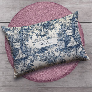 Vintager Blumenchic Blue Toile de jouy Monogram Lendenkissen