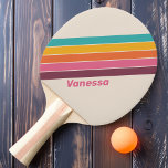 Vintager Candy Rainbow mit dem Namen Tischtennis Schläger<br><div class="desc">Das Vintage Candy Rainbow Striped Pong Paddle mit Name bringt mit seinen hellen, inspirierten Regenbogenstreifen einen spielerischen Farbenstoß in Ihr Spiel. Die benutzerdefinierbare Namensfunktion fügt eine persönliche Touch hinzu, die dieses Paddel zu einer lustigen und einzigartigen Ergänzung zu jedem Spiel macht. Ideal für Spieler, die ein lebendiges und fröhliches Design...</div>