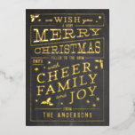 Vintager Chalkboard-Stil Weihnachten außerhalb des Folien Feiertagskarte<br><div class="desc">Freuen Sie sich in diesem Jahr auf eine echte, glänzende Folienkarte im Stil eines Vintagen Restaurants und einer Tafelsignatur im Coffee Shop. Personalisieren Sie einfach das Jahr und den Namen auf der Vorderseite und den gesamten Text auf der Rückseite, um diese Karte zu einem der gleichen Art für Sie zu...</div>