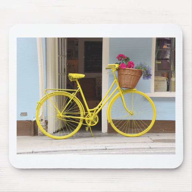 Vintager gelber Fahrrad- und Blumenkorb Mousepad (Vorne)