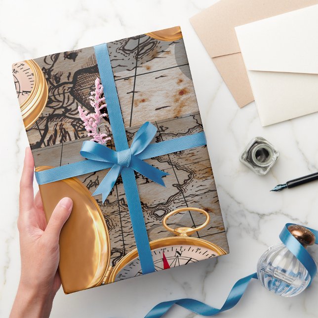 Vintager Goldkompass auf antiker Piratenkarte Geschenkpapier (Von Creator hochgeladen)