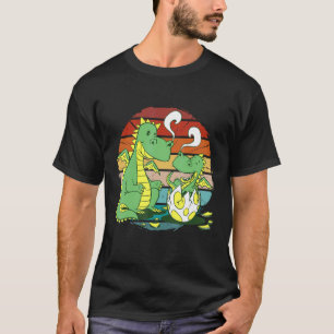 Vintager Großbruderdrache und sein kleiner Bruder  T-Shirt
