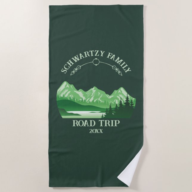 Vintager Grüner Berg Sonnenuntergang Außensee Strandtuch (Vorderseite)