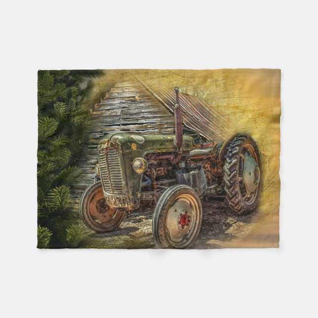 Vintager grüner Traktor Rustikaler alter Stall Fleecedecke (Vorderseite (Horizontal))