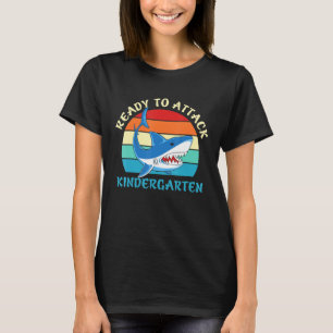 Vintager Hai bereit, den Kindergarten wieder anzug T-Shirt