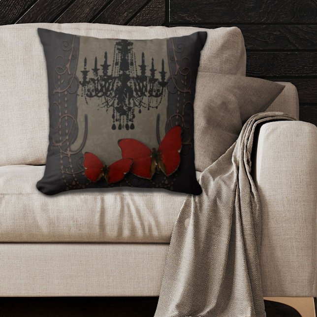 Vintager Kronleuchter aus Steampunker-Glattbutterf Kissen (steampunk goth butterfly paris vintage chandelier throw pillow)