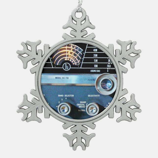 Vintager Kurzer Wave-Funkempfänger Schneeflocken Zinn-Ornament (Vorderseite)