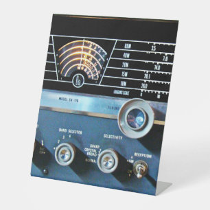 Vintager Kurzer Wave-Funkempfänger Sockelschild