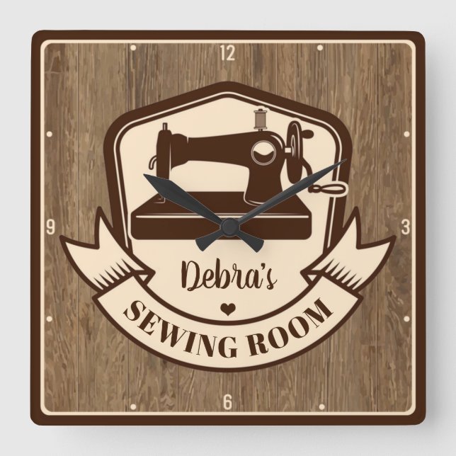 Vintager Look Personalisiert Seamstress Nähraum Quadratische Wanduhr (Vorderseite)