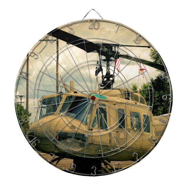 Vintager Militär-Hubschrauber Vietnam-Ära-Uh-1 Dartscheibe (vorne)