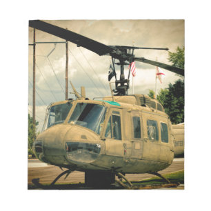 Vintager Militär-Hubschrauber Vietnam-Ära-Uh-1 Notizblock