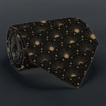 Vintager Mond und Sterne im Art Deco 1920 Krawatte<br><div class="desc">Vintage 1920er Jahre inspirierte Mond- und Sternenart Deko Muster in Schwarz und Gold.</div>