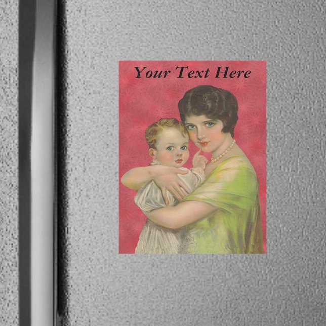 Vintager Muttertag der 30er Jahre Magnetkarte (Vintage 1930s loving mother holding baby in arms on red star burst pattern background on magnet.)