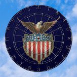 Vintager Patriotismus, Stolzer Adler über amerikan Dartscheibe<br><div class="desc">Vintage Illustration stolze patriotische Amerikanische Unabhängigkeitstag Urlaubsgestaltung mit einem Glatzenadler und einem Schild mit der amerikanischen Flagge, den US Flagge. Zeigen Sie Ihren Patriotismus und Stolz auf die USA mit Symbolen der Freiheit und unserer großen Nation. Ideal, um unsere Helden am Veteranentag, Gedenktag oder Unabhängigkeitstag am 4. Juli zu feiern....</div>