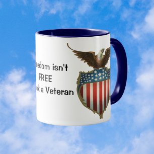 Vintager Patriotismus, Stolzer Adler über amerikan Tasse