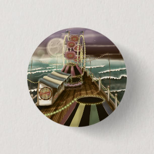 Vintager Peer am Meeresufer Button