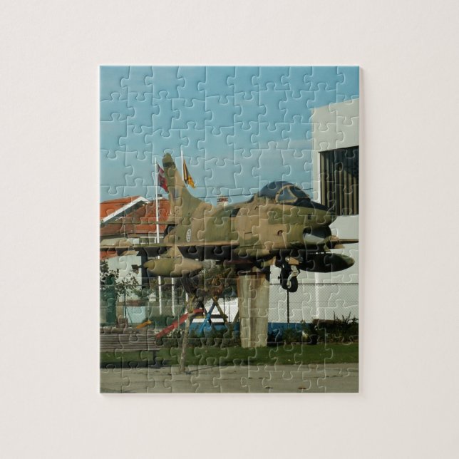 Vintager portugiesischer Kampfjet Puzzle (Vertikal)