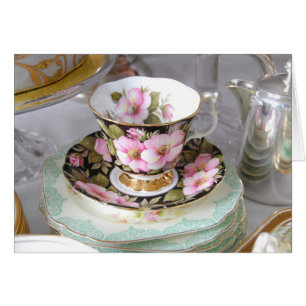 Vintager rosa und schwarzer Teacup und Saucer