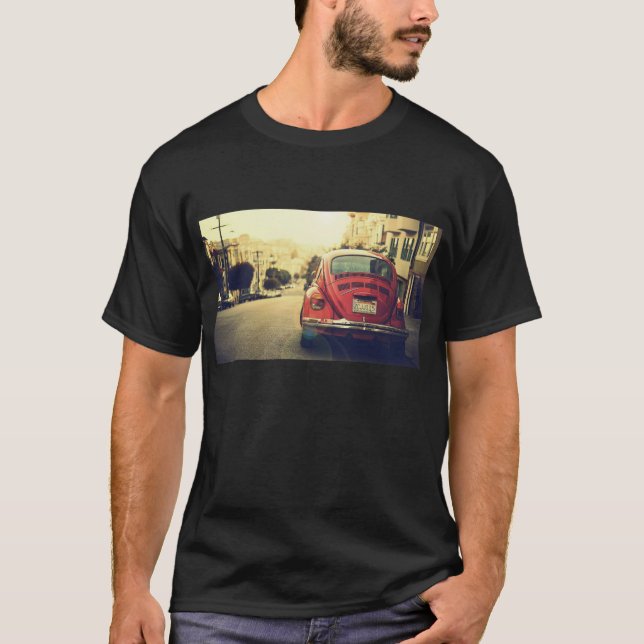 Vintager roter Auto-T - Shirt (Vorderseite)