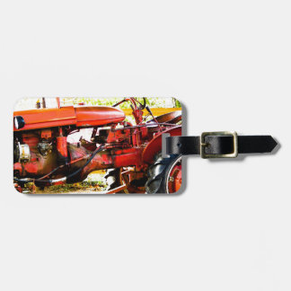 Vintager roter Traktor Gepäckanhänger