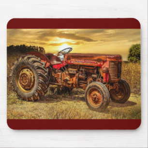 Vintager roter Zuchttraktor Mousepad