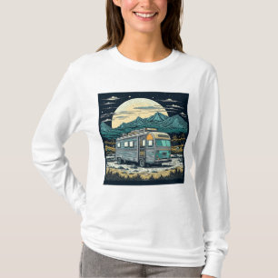 Vintager RV in den Bergen mit Vollmond T-Shirt