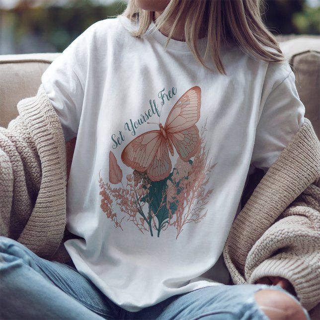 Vintager Schmetterling auf Blume T-Shirt (Von Creator hochgeladen)