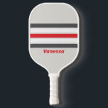 Vintager Split Wingtip durch Strichen mit Namen Pickleball Schläger<br><div class="desc">Vintages Split Wingtip Across Striping mit Name Pickleball Paddle strahlt klassische, stilvolle Energie aus und verbindet raffinierte Töne mit fließenden, Flügeltipp-inspiriert Mustern, die Bewegung und Rhythmus auf dem Hof nahe legen. Sein ausgeklügeltes Design bringt Persönlichkeit und Flair in jede Kundgebung und verwandelt jedes Spiel in einen gefühlvollen Ausdruck der Individualität....</div>