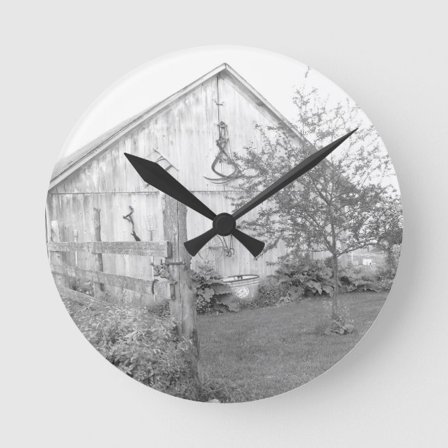 Vintager Stall Runde Wanduhr (Vorderseite)