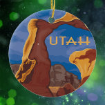 Vintager Stil der Utah Grand-Treppe Keramik Ornament<br><div class="desc">Utah Vintage Darstellung der Großen Treppe - Escalante National Monument. Der Name Utah befindet sich in einem Retro-Schriftart.</div>