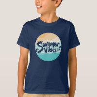 Vintager Strand mit bunten Sommerhitzen