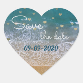 Vintager Strand mit goldenen Herzen Save the Date Herz-Aufkleber
