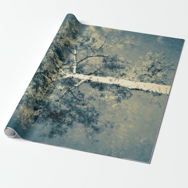 Vintager Texturwald gegen grauen Himmel Geschenkpapier (Ungerollt)