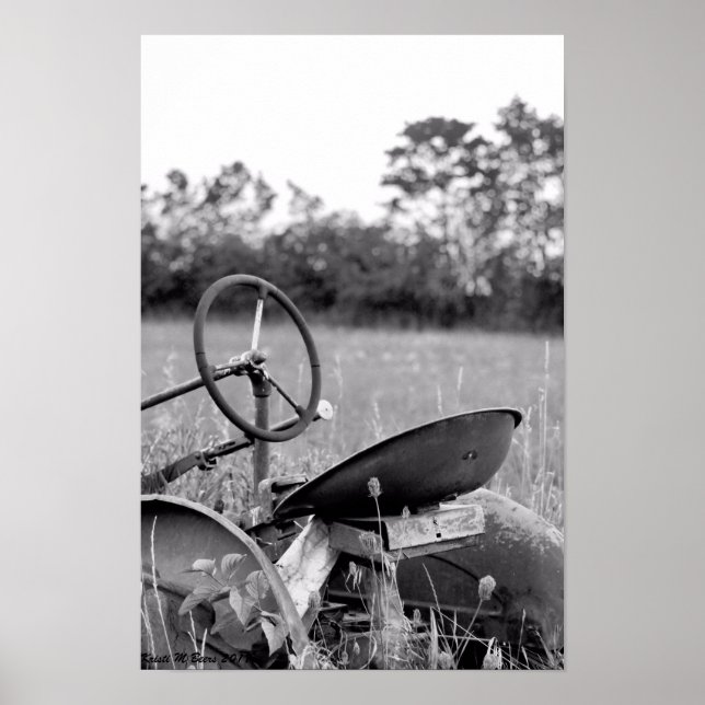 Vintager Traktor in Schwarzweiß Poster (Vorne)