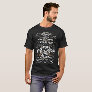 Vintager Typ 50 Jahre gealtert der Mann die T-Shirt
